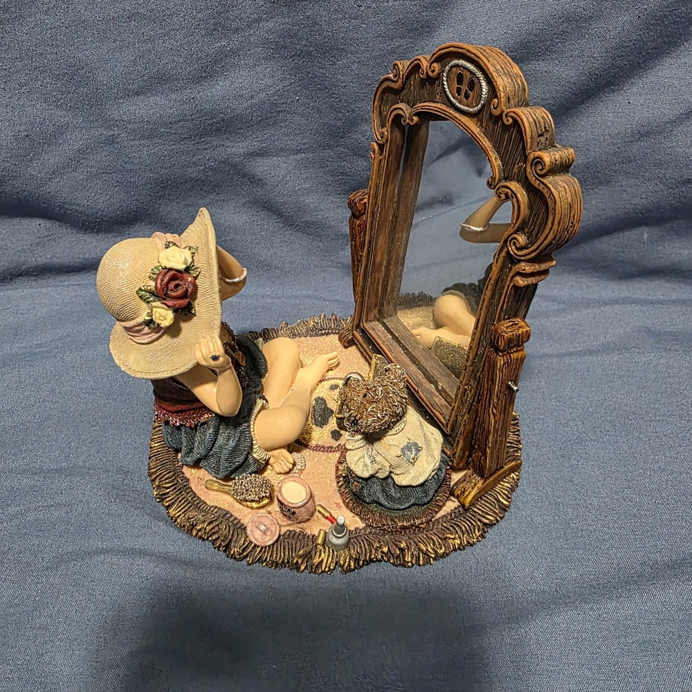 Yesterday's Child, Dollstone Collection, Pretty as a Picture Figurine